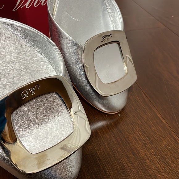 Roger Vivier - Picture 2 of 3